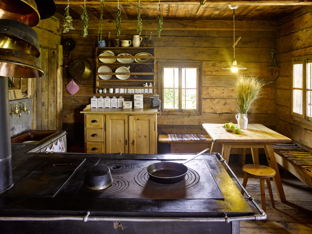Einischaun in die Küche der Simonalm
