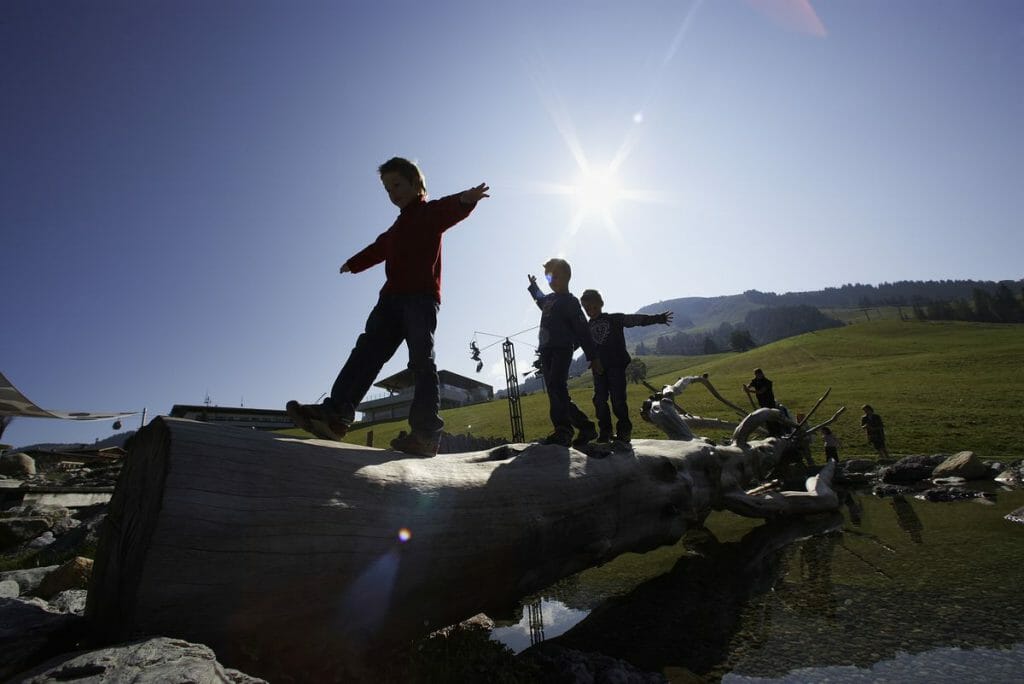 Balancieren über Stock und Stein