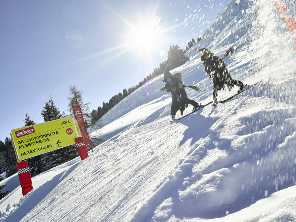 Hexen fliegen über Hexenschuss